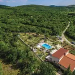 Three-bedroom In Labin Trogir