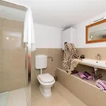 Three-bedroom In Labin Feriehus *