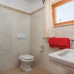 Three-bedroom In Labin Feriehus