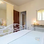 Three-bedroom In Labin Feriehus