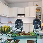 Three-bedroom In Labin Feriehus *