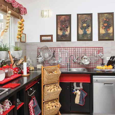 Three-bedroom In * Трогир