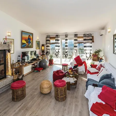 Three-bedroom In * Трогир