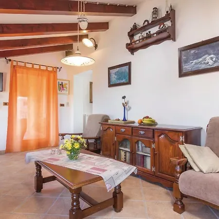 Three-bedroom In * Трогир