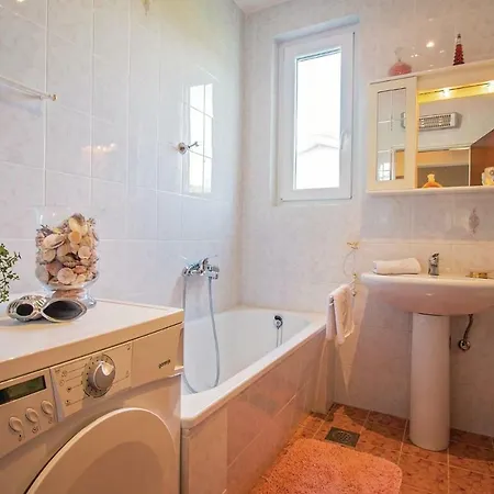 펜션 Three-bedroom In 트로기르