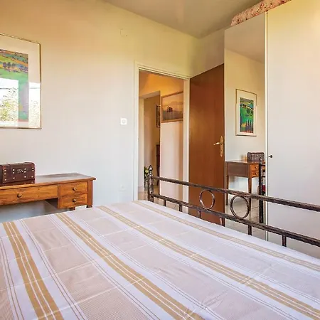 Three-bedroom In * Трогир