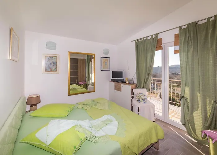 Three-bedroom In Labin Tatil Evi Trogir