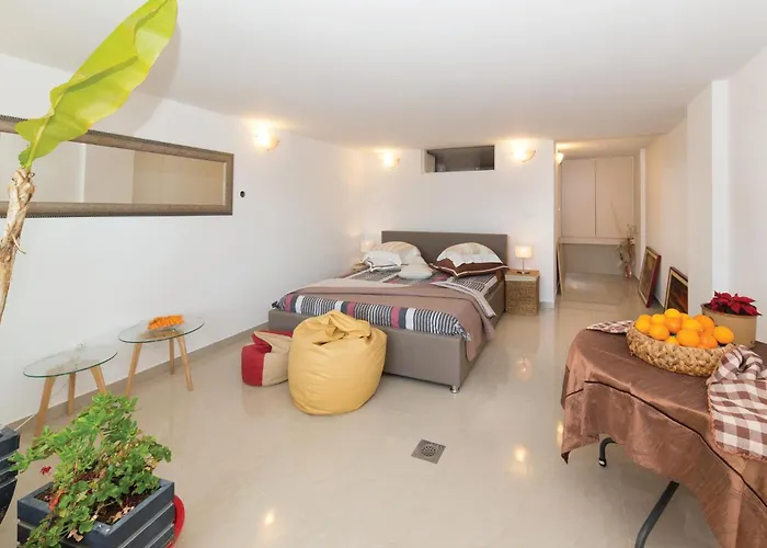 Three-bedroom In Labin *