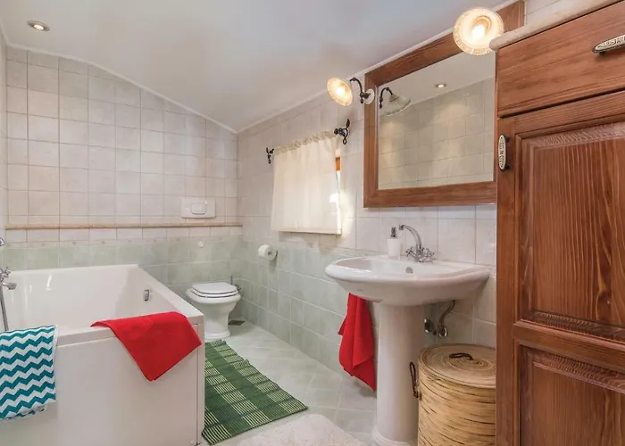 Three-bedroom In Labin *