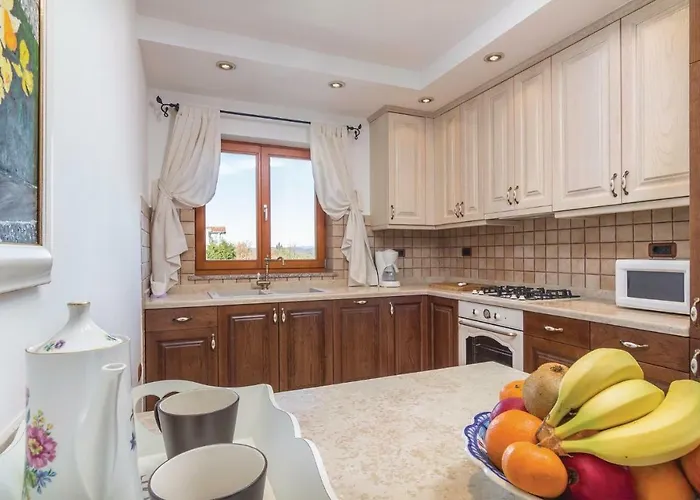 Tatil Evi Three-bedroom In Labin *