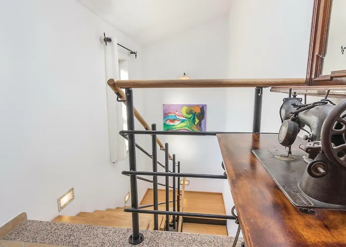Three-bedroom In Labin Tatil Evi Trogir