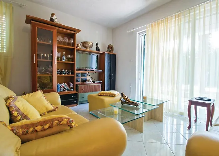 Three-bedroom In Labin Tatil Evi Trogir