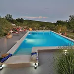 Three-bedroom In Labin Сasa de vacaciones *