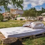 Сasa de vacaciones Three-bedroom In Labin Trogir
