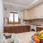 Сasa de vacaciones Three-bedroom In Labin *