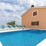 Three-bedroom In Labin Сasa de vacaciones Trogir