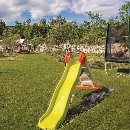 Three-bedroom In Ferienhaus