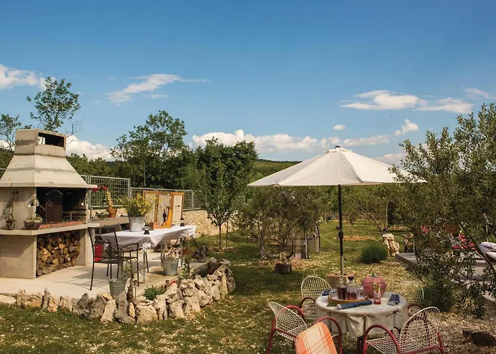 Three-bedroom In Labin *