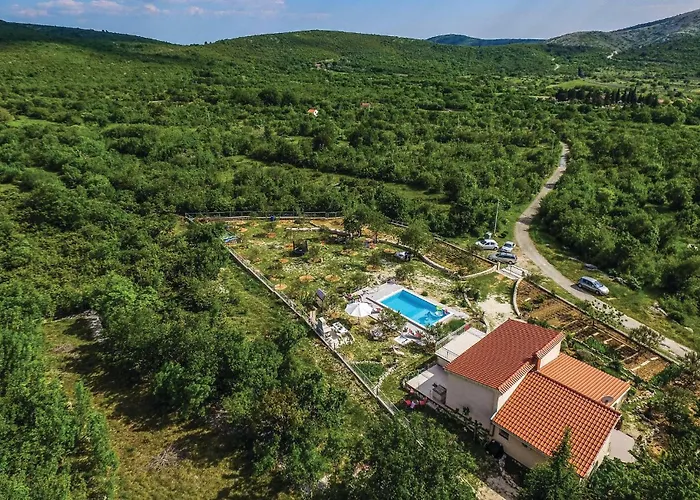 Three-bedroom In Labin Trogir