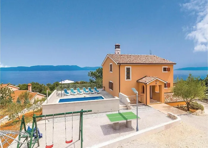 Three-bedroom In Labin * Trogir