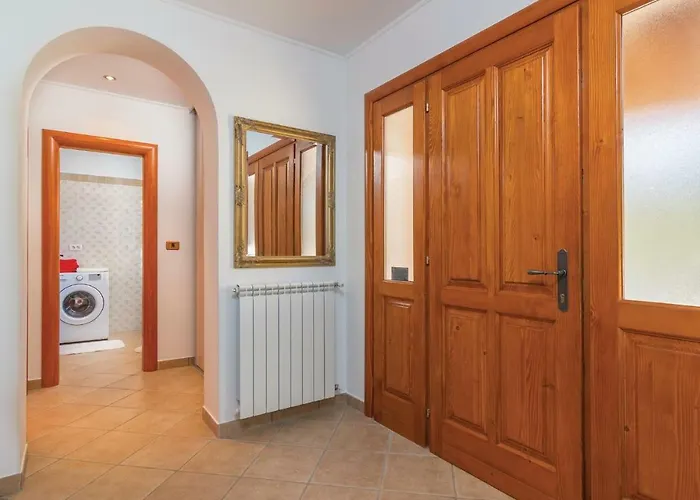 Three-bedroom In Labin *