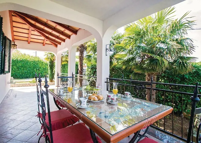 Three-bedroom In Labin * Trogir