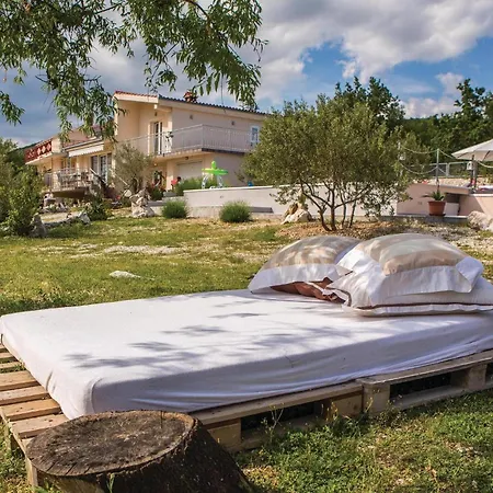 Ferienhaus Three-bedroom In Labin Trogir