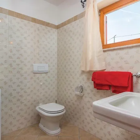 Three-bedroom In Labin Ferienhaus