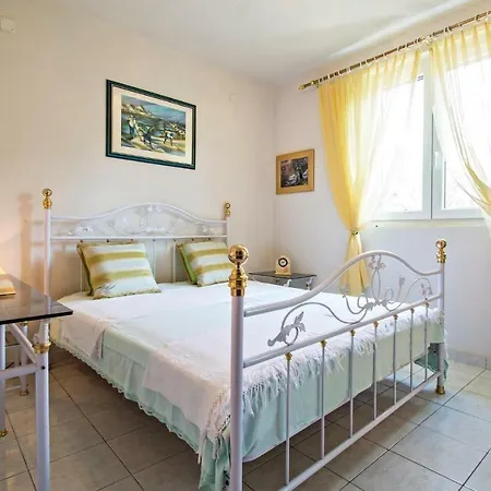 Ferienhaus Three-bedroom In Labin *