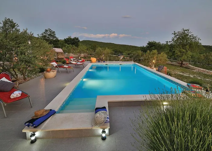 Three-bedroom In Labin Semesterbostad *