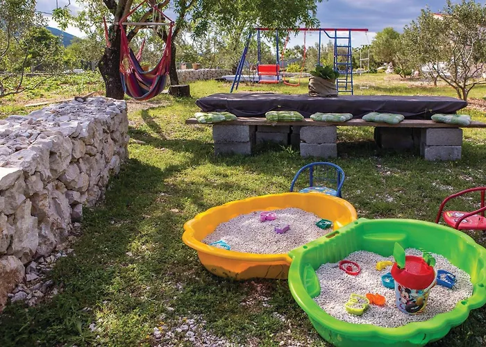 Three-bedroom In Labin *