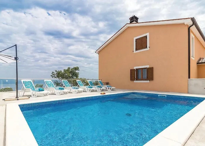Three-bedroom In Labin Semesterbostad Trogir