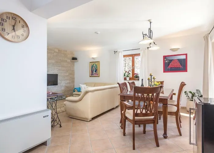 Three-bedroom In Labin * Trogir