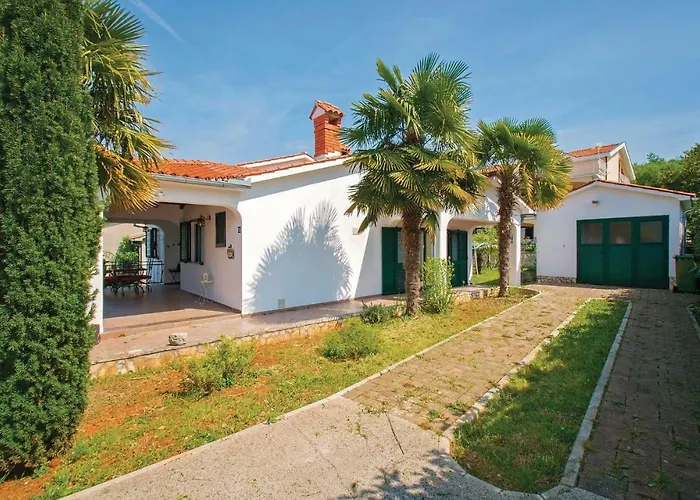 Semesterbostad Three-bedroom In Labin Trogir