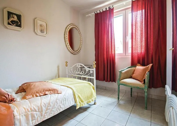 Three-bedroom In Labin *